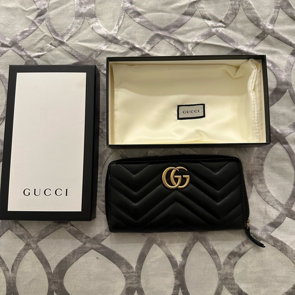 Gucci Quilted Black Wallet with Gold Logo